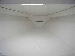 24ft or 25 ft-v-berth.jpg