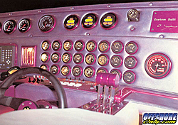 Mega Toy.-megatoy_boat_console.jpg