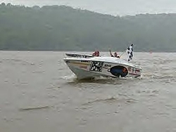 P-5 boss 272 race boat busted hull-baja-race7.jpg