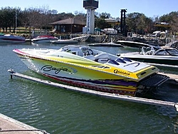 25 outlaw-boat-marina1.jpg