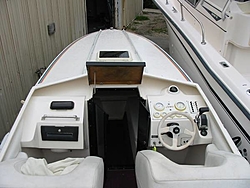 1989 32' Jaws - 00-jaws_cockpit.jpg