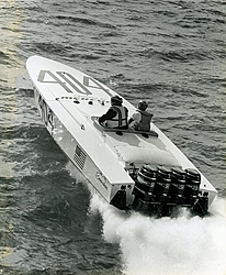 Cary / Cigarette 32 production-cary32outboards.jpg