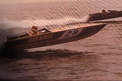 Cigarette 35 Raceboats-hotshot.jpg