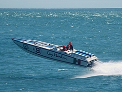 Onboard Apache 41 start of Cowes 2012 OMG!!-cig-dm12-d.jpg