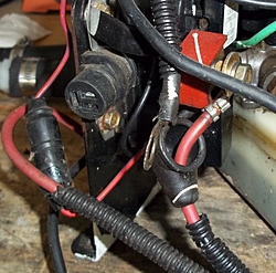 Anyone have a male 3 prong plug that plugs into the mercruiser trim pump?-trimpumpplug_female.jpg