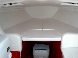 Donzi 27ZR-cabin.bmp