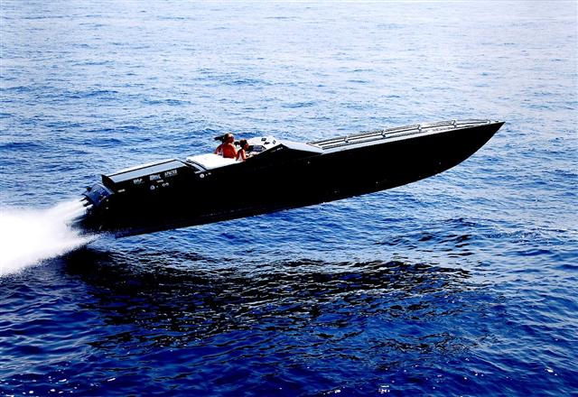 Лодка Блэк Мамба