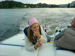 Pics of our Boats-juni-og-thomas.bmp