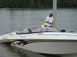 Removing 10 year old Fountain vinly letters on boat-img_1935.jpg