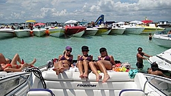 Comments about Fountain Power boats-girls.jpg