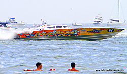 32' or 35' Fountain-saratoga-stampede-top-gun-winner-2010-.jpg