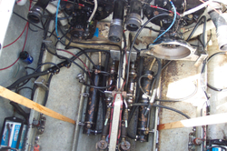 10 Meter project-engine-bay-before-..bmp