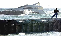 Boat that hit a channel marker-130hillsboro.jpg