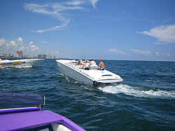 Floating Reporter-8/21/05-Lake Boca Raft-up Party!!!-img_2083.jpg