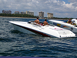 Floating Reporter-8/21/05-Lake Boca Raft-up Party!!!-img_2080.jpg