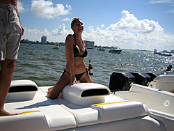 Floating Reporter-9/18/05-Haulover Raft Up!!-img_2279.jpg