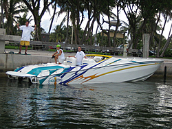Floating Reporter-10/1/05-Land &amp; Sea Poker Run-img_2445.jpg