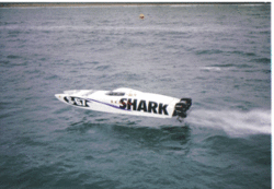 Seems like Doug Wrights boats win every race- Why so fast?-2005-sarasota-110mph-300x207.gif