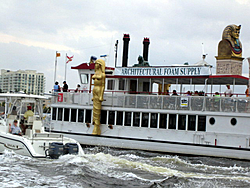 Floating Reporter-12/18/05-Another Boating Day-img_2818.jpg