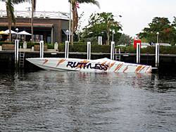 Floating Reporter-12/18/05-Another Boating Day-img_2830.jpg