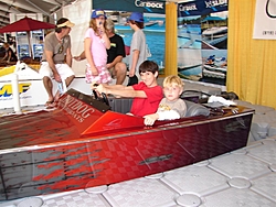 Hotdog Speedboats Article-miami-boatshow-2006-023-large-.jpg