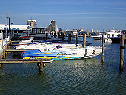 Floating Reporter-2/26/05-Miami Boat Show Poker Run &amp; Shooters Hot Bod Contest-img_3032.jpg