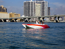 Floating Reporter-2/26/05-Miami Boat Show Poker Run &amp; Shooters Hot Bod Contest-img_3054.jpg