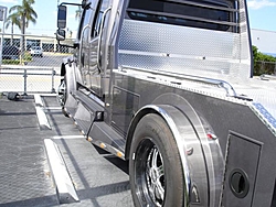Is this bad or what??-freightliner-e.jpg