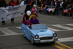 JC PERF or Monkey?????-royal_oak_holiday_magic_parade_2006_0100.jpg