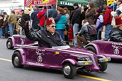 JC PERF or Monkey?????-royal_oak_holiday_magic_parade_2006_0129.jpg