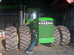 John Deere-roberttractor.jpg