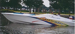 Best 30-32 foot boat with amenities-aud2.jpg