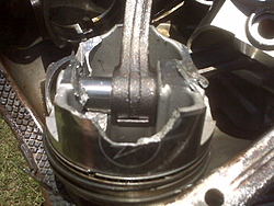 Found metal 1 of my engines. Need help with id.-piston.jpg