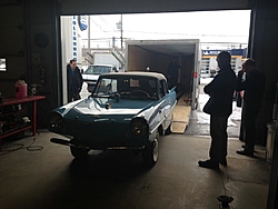 1963 amphi car in one of my shop this morning!-amphicar-backing-trailer.jpg