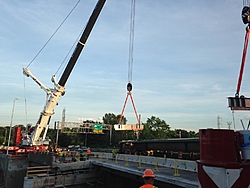 Ouch.. Boat fall from crane in marathon-photo-1-13-.jpg