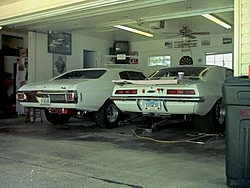 Show us your garages/shops!-camaro-grage.jpg