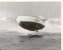 NJ Boyz remember the Jersey Speed Skiffs and Garvey races? Nice pics!! ---&gt;-rucki-js6-flying.jpg