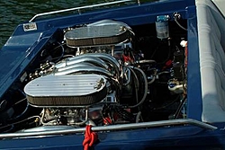 OT- 2004 Ford GT-40-engines-side.jpg