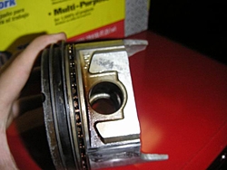 ventilated piston aka huge freekin hole!-resize-pict1968.jpg