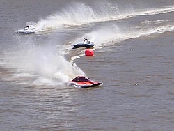 Great shots from the Cincinnati Offshore Grand Prix June 20th, 2004-hydros-first-turn-great-shot.jpg