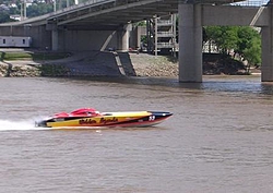 Great shots from the Cincinnati Offshore Grand Prix June 20th, 2004-hidden-agenda-under-bridge.jpg