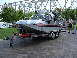 Great shots from the Cincinnati Offshore Grand Prix June 20th, 2004-rissian-boat-front.jpg