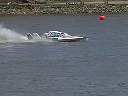 Great shots from the Cincinnati Offshore Grand Prix June 20th, 2004-hydro-good-1.jpg