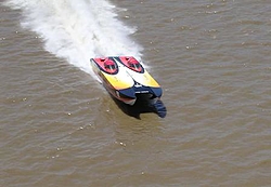 Great shots from the Cincinnati Offshore Grand Prix June 20th, 2004-hidden-agenda-top-view-1.jpg