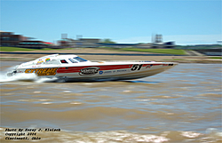 Great shots from the Cincinnati Offshore Grand Prix June 20th, 2004-extreme-2-cinci_2096.jpg