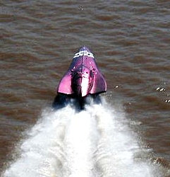 Great shots from the Cincinnati Offshore Grand Prix June 20th, 2004-flyby-cincy.jpg