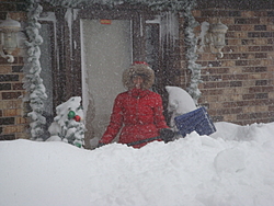 2' of snow-blizzard-2011-pics-006.jpg