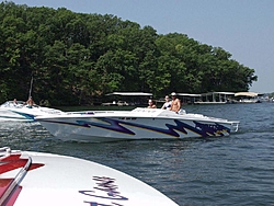 Pantera 28' with large windshield-griff1.jpg