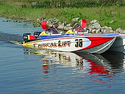 36' triple o/b race boats-crtical-lift.jpg