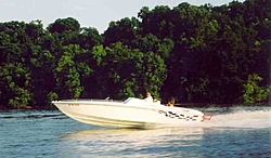 Steppbottom Bowlift-superboat2.jpg